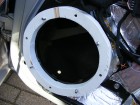 Seat Leon 1M Türdämmung erster MPX-Ring für den Tiefmitteltöner montiert. Oben noch eine Einkerbung für das Lautsprecherkabel